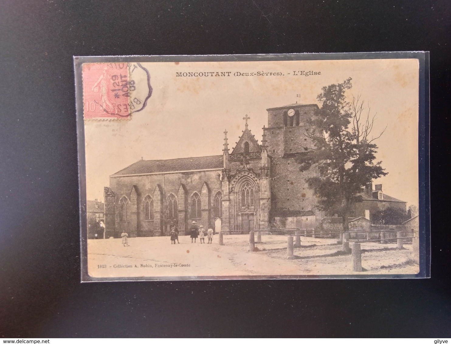 CPA.(79).MONCOUTANT. L'église. Animation.  (G Bis 830). - Moncoutant