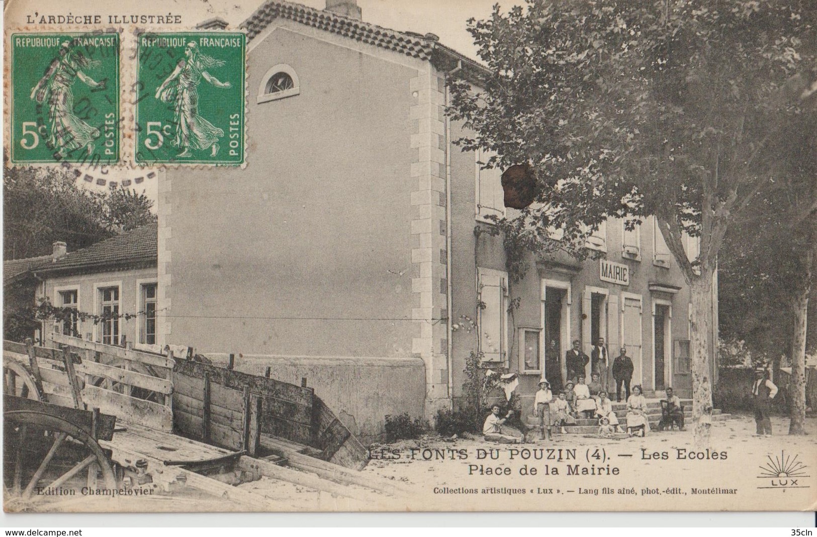 LES FONTS Du POUZIN ( Ardèche ) - Les Ecoles, Place De La Mairie. Personnages Devant L'Ecole - ( Carte Animée ). - Autres & Non Classés