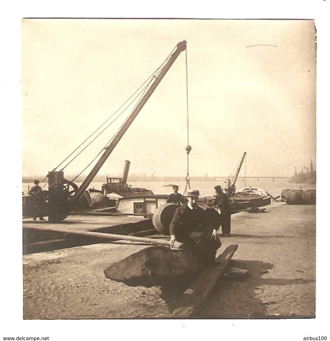 PHOTO ORIGINALE - PENICHE BATEAU - QUAI DE DECHARGEMENT GRUE - CANOTIER FUT - Boats