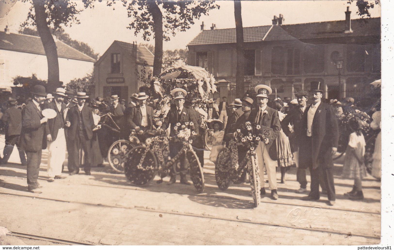 CPA-PHOTO (93) NEUILLY PLAISANCE Vélo Fleuri Bicyclette Cycling Fête Traditions Carte-Photo (2 Scans) - Neuilly Plaisance