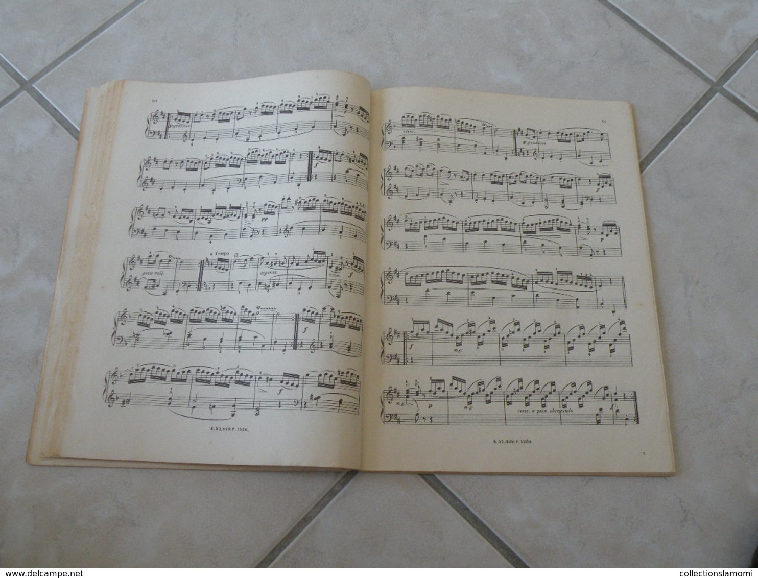 Les Classiques Favoris du Piano -(Voir les photos table des 40 titres )- Livre de Partition 106 pages