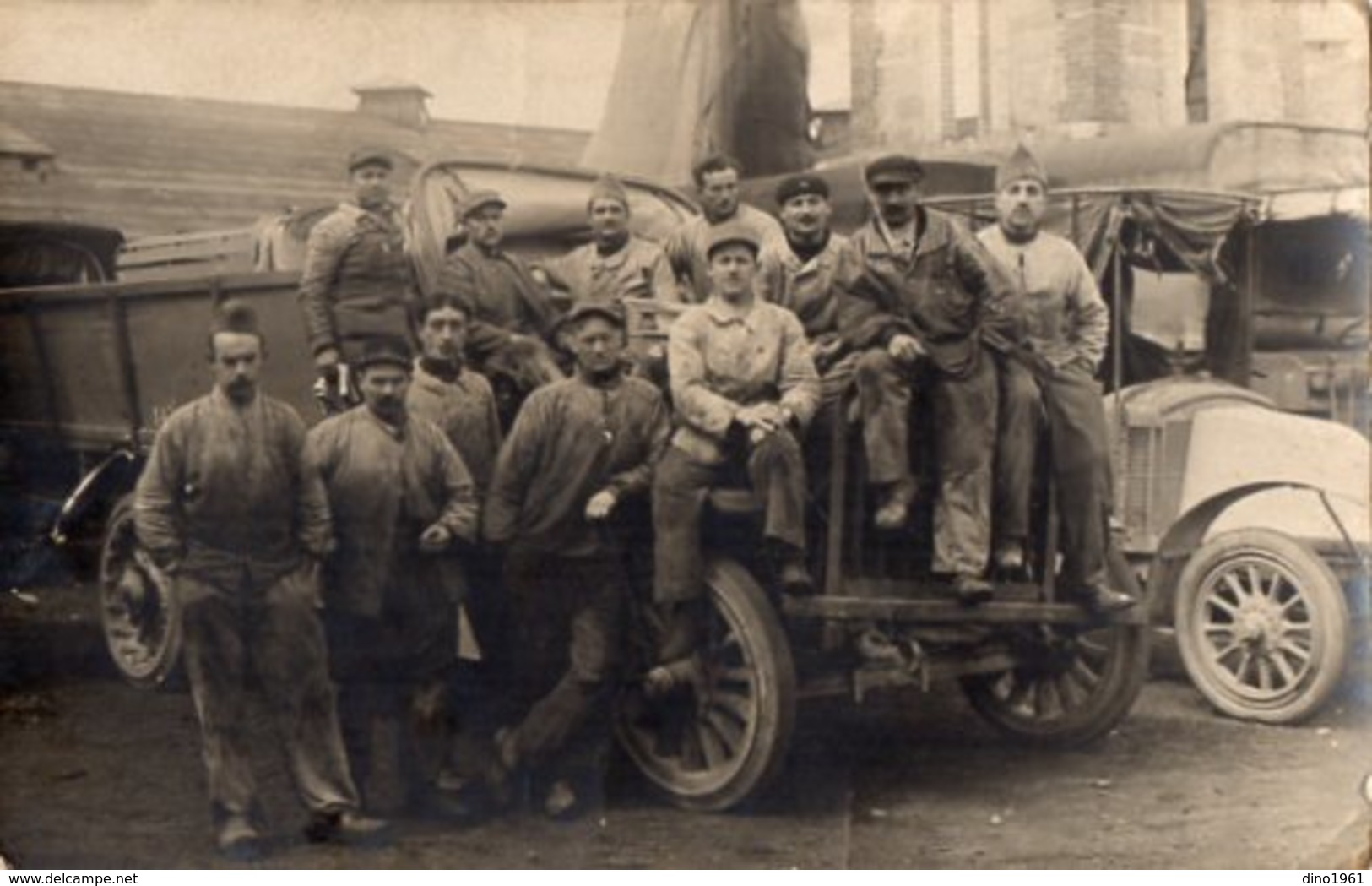 CPA 2677 - MILITARIA - Carte Photo Militaire - Soldat Marcel & Camion Militaire à ORLEANS - Matériel