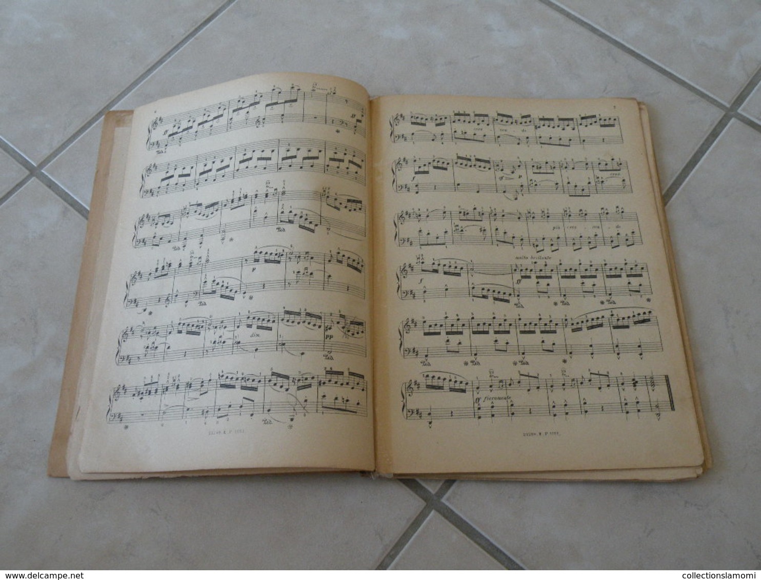 Les Classiques Favoris du Piano -(Voir les photos table des 29 titres)- Livre de Partition 139 pages