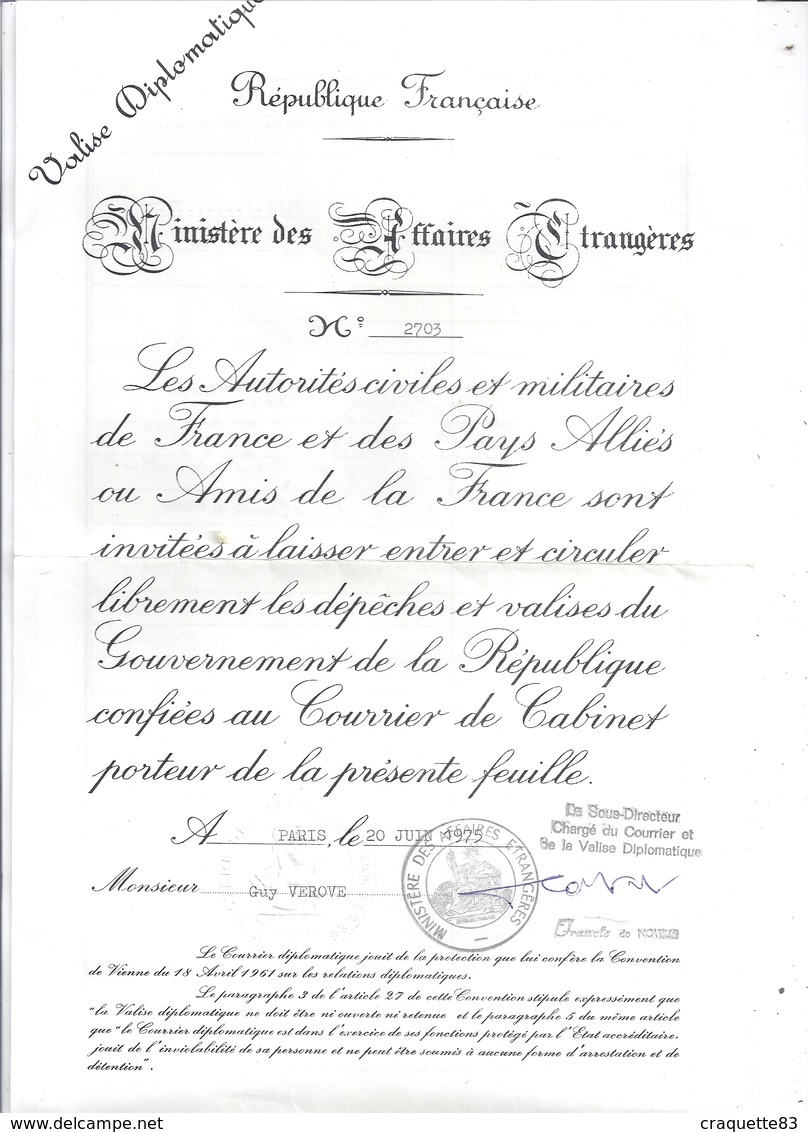 VALISE DIPLOMATIQUE N° 2703  -MINISTERE DES AFFAIRES ETRANGERES-RF- PARIS JUIN 1975 - Documents