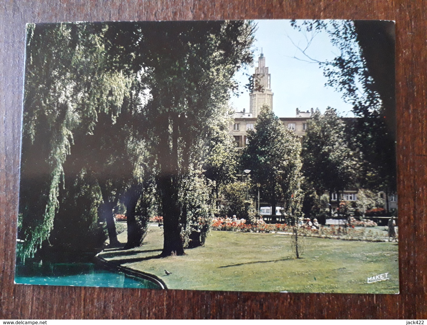 L21/827  LE HAVRE  . Son Square Saint Roch Et Le Clocher De L'église St Joseph - Square Saint-Roch