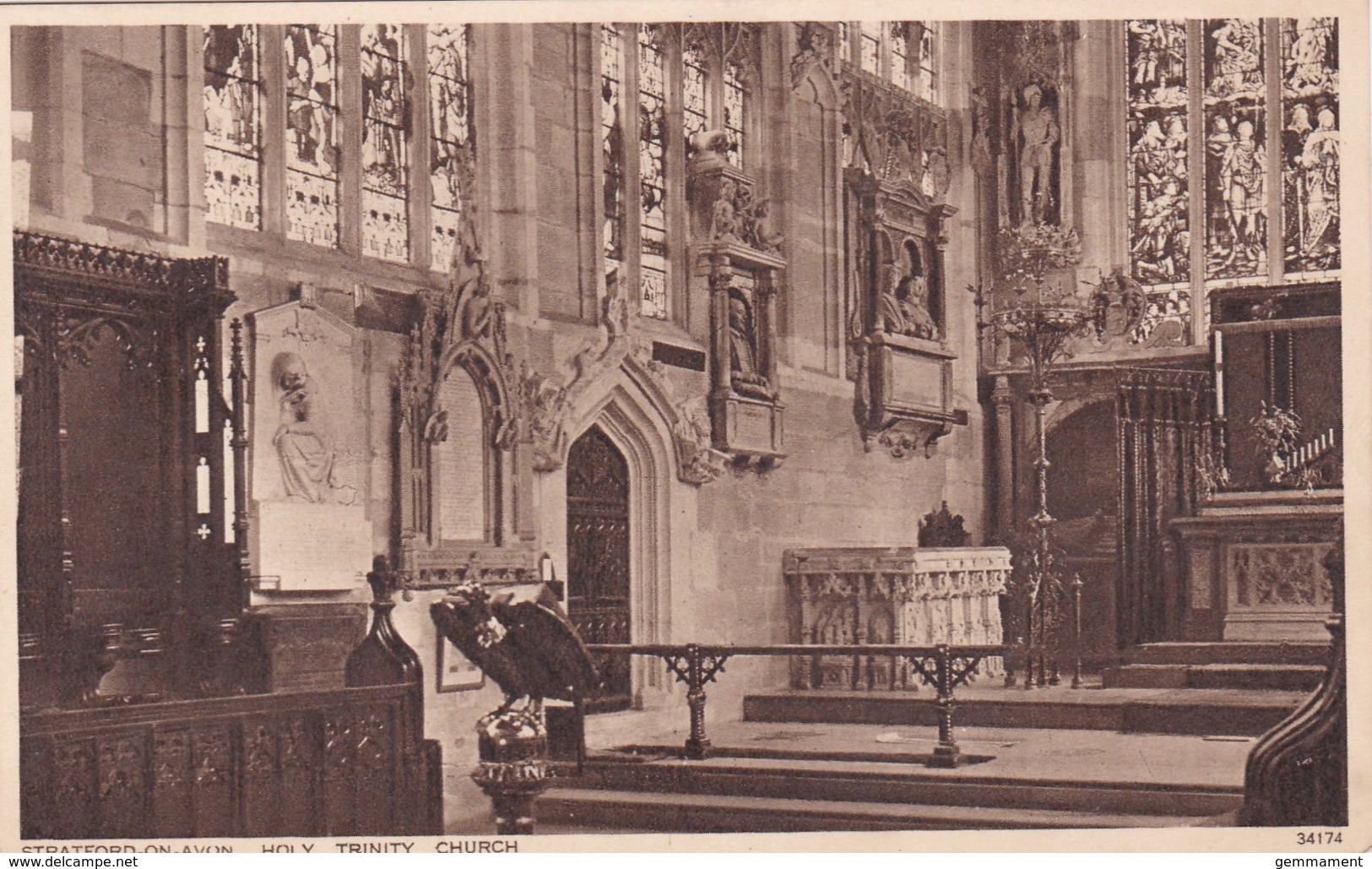 STRATFORD ON AVON . HOLY TRINITY CHURCH INTERIOR - Stratford Upon Avon