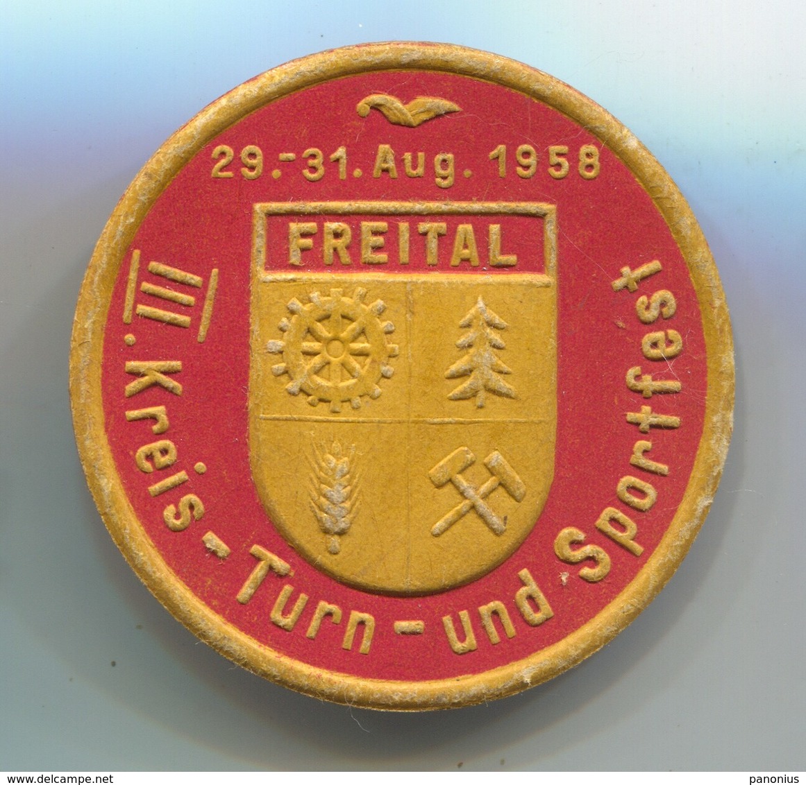 III. Kreis Turn - Sportfest, Freital / Dresden DDR East Germany 1958. Vintage Pin, Badge, Abzeichen, D 45 Mm - Autres & Non Classés