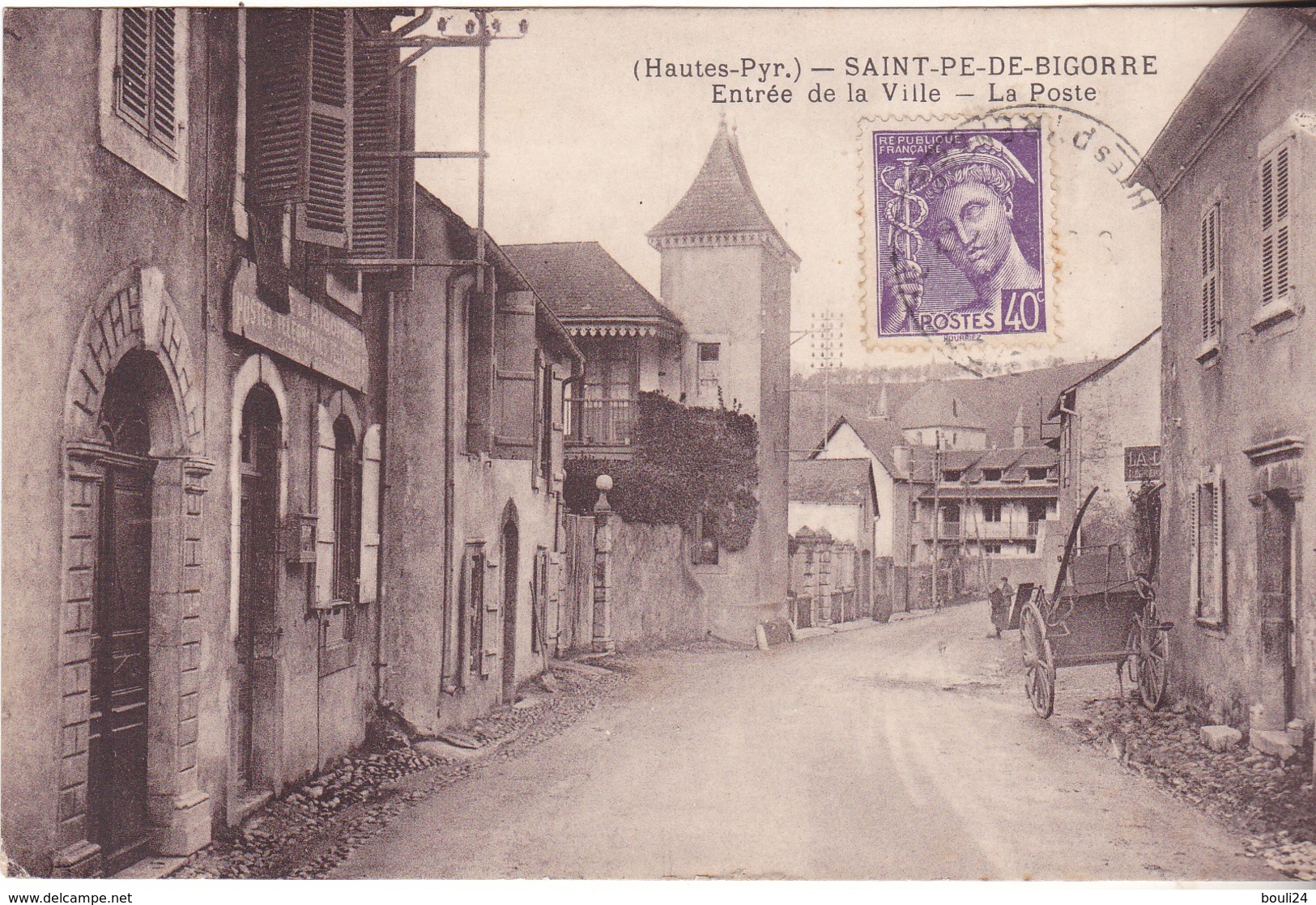 BAC19-  SAINT PE DE BIGORRE EN HAUTES PYRENEES  ENTREE DE LA VILLE  LA POSTE   CPA  CIRCULEE - Saint Pe De Bigorre