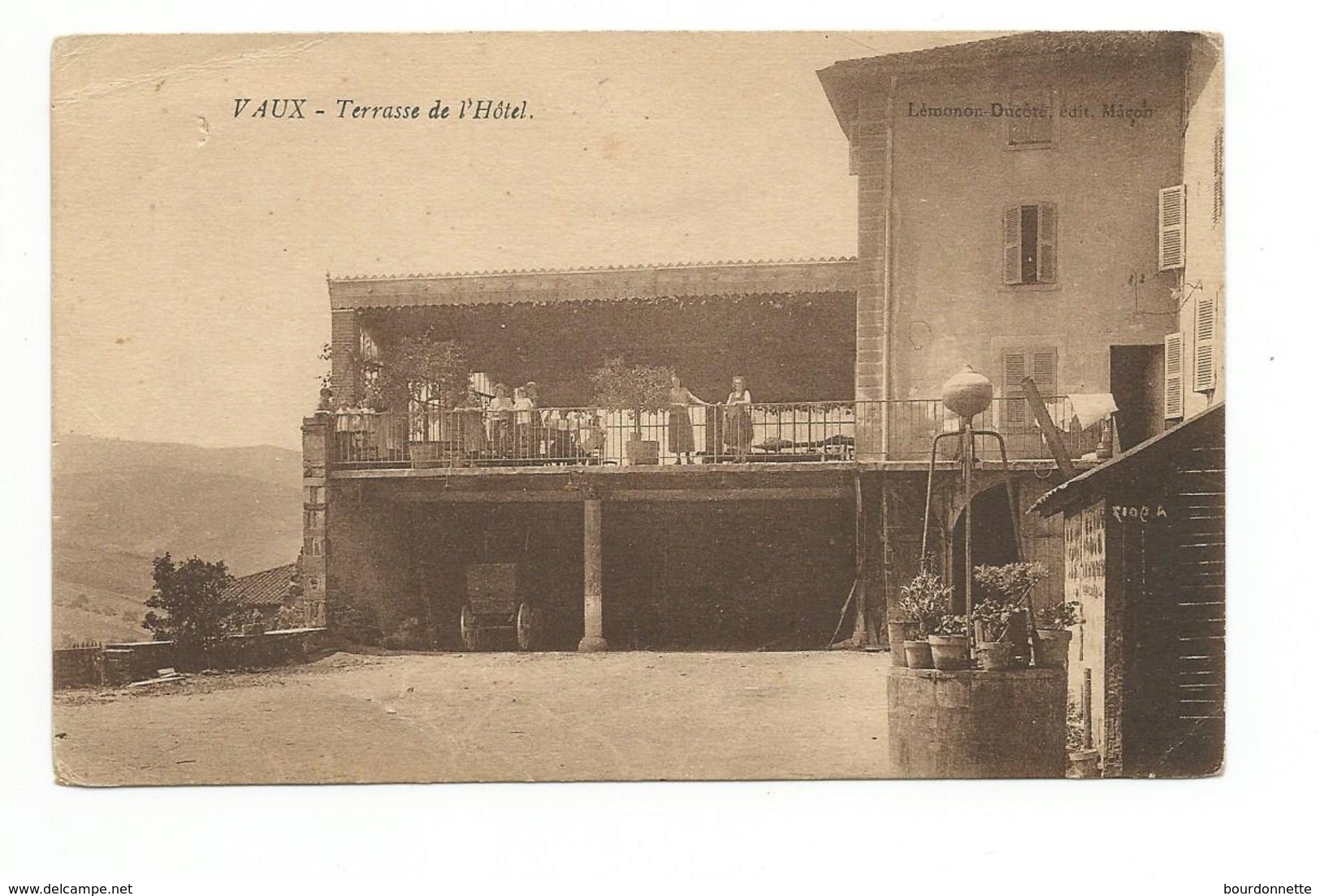 Vaux. - Terrasse De L'Hôtel - Vaux-en-Velin