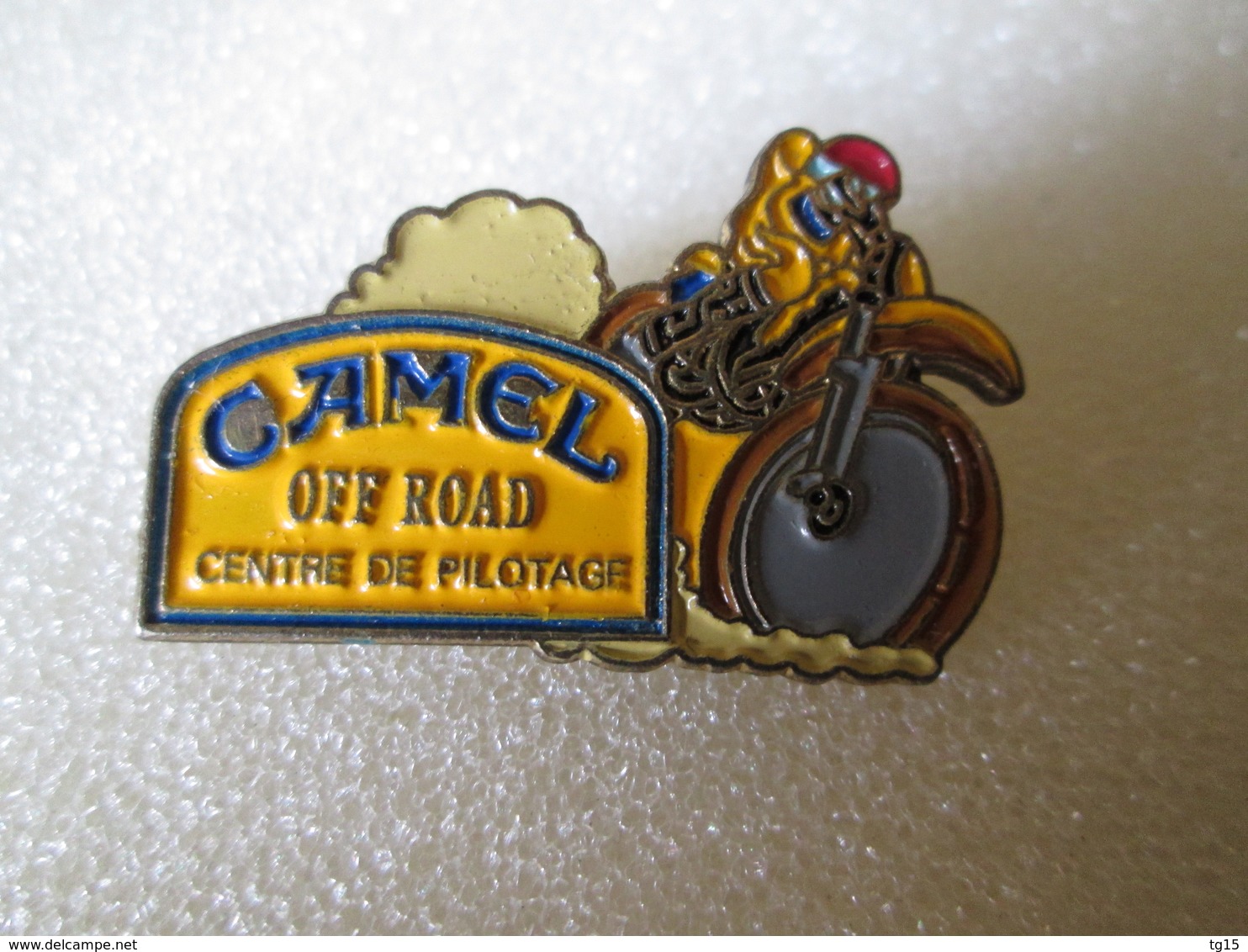 PIN'S   MOTO  CAMEL OFF ROAD  CENTRE DE PILOTAGE - Motorbikes