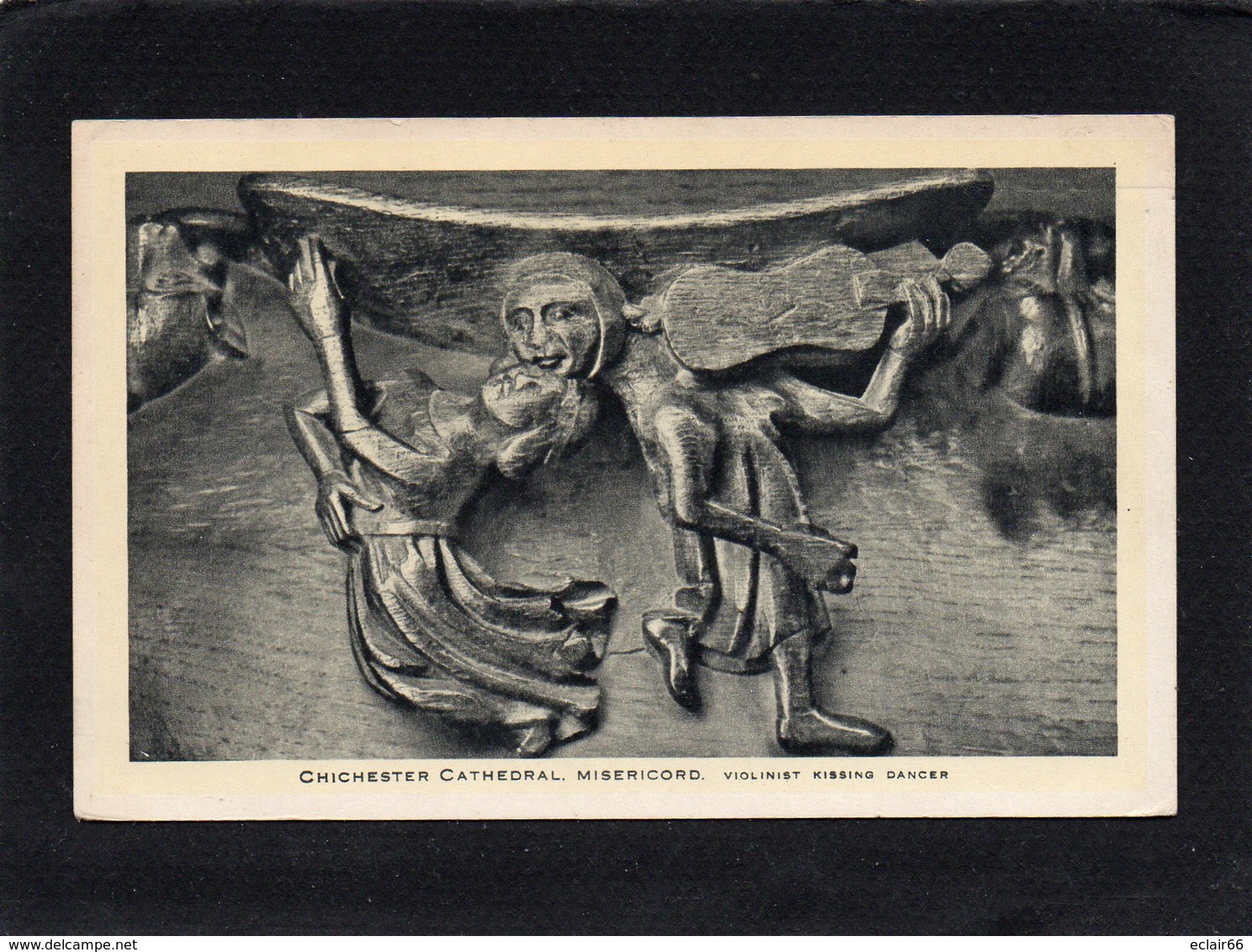 Chichester (Cathedral) - Misericord, Violinist Kissing Dancer CPA  Année 1972  Impeccable - Chichester