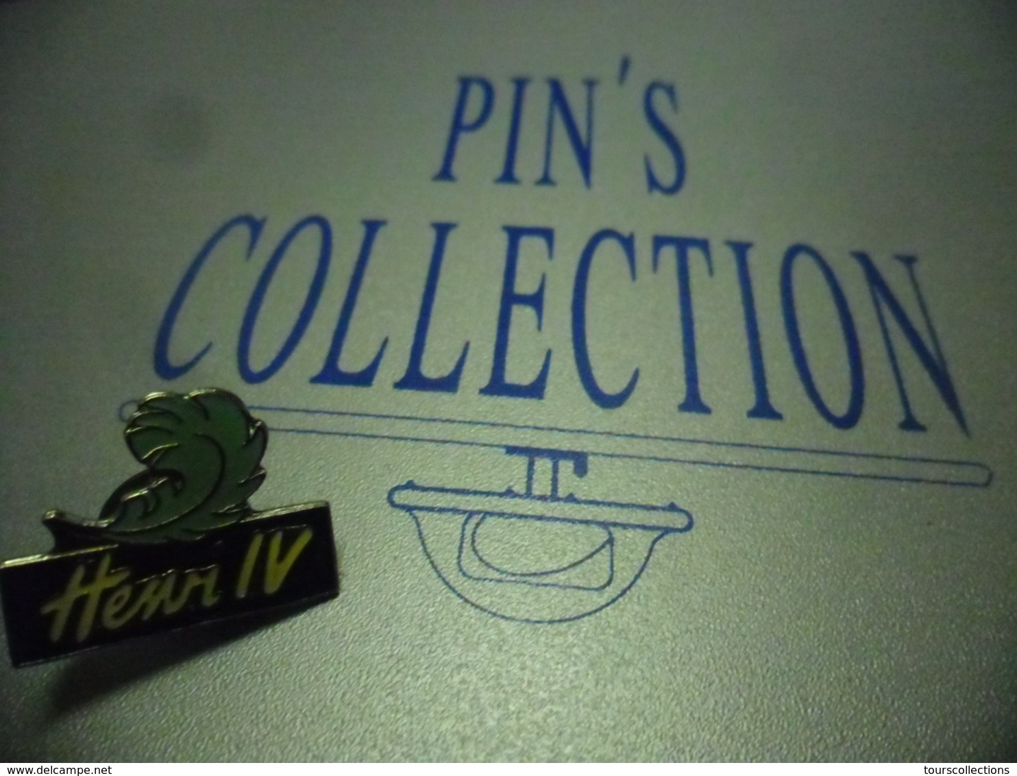 Pin's LYCEE HENRI IV PARIS 5 ° Ardt Au 23 Rue Clovis - VINTAGE @ 22 Mm X 18 Mm - Administrations