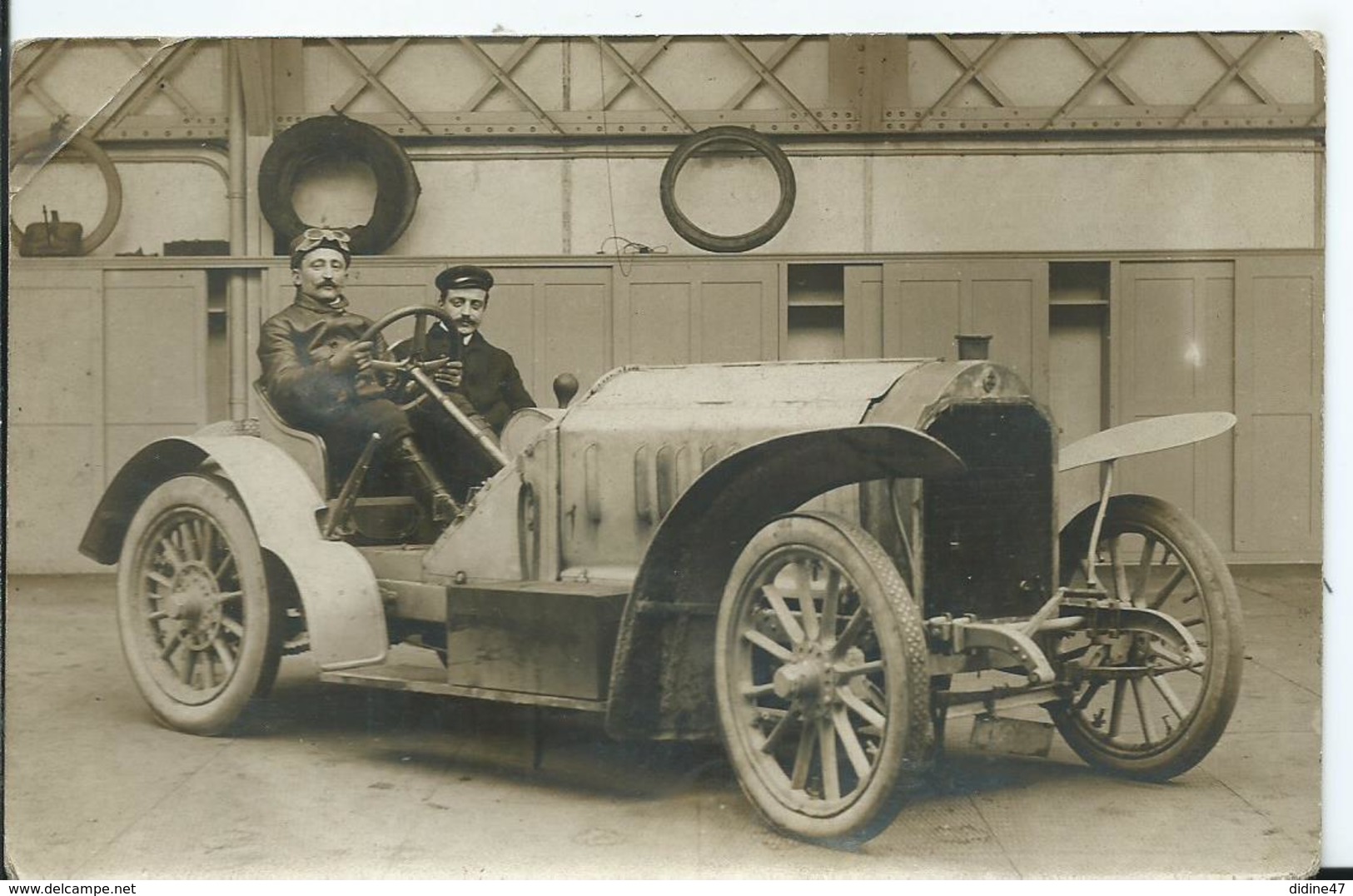 AUTOMOBILE - CARTE PHOTO - Vieille Voiture ( Non Située, Un Pli Dans Un Angle , Voir Scan) - Passenger Cars