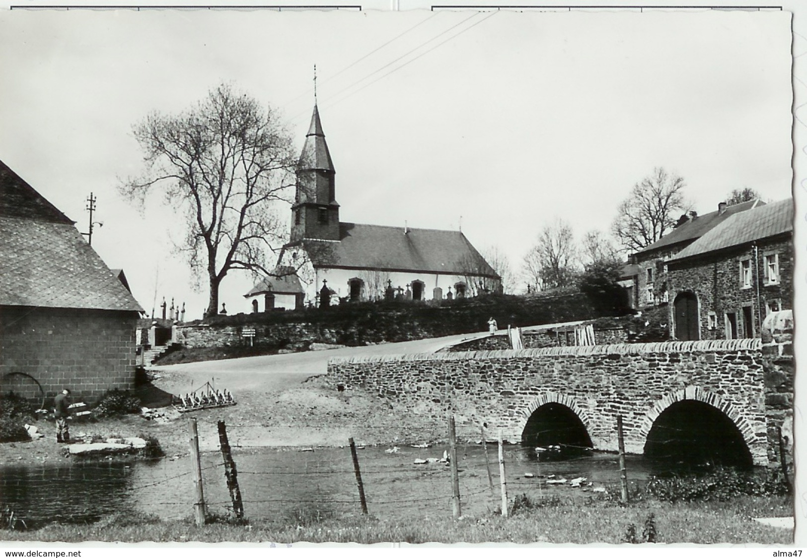 OUR (Paliseul) - Eglise Pont Et Maisons Des 2 Côtés - Circulé  - Edit. Smetz / Auberge Restaurant Le Clair Val - Paliseul