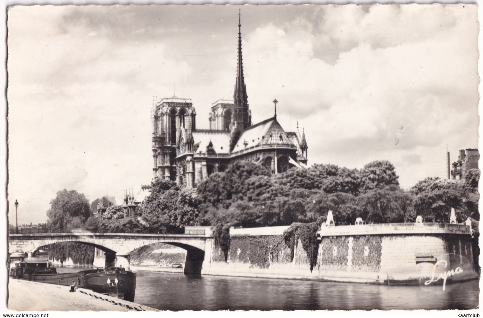 Paris - La Cathédrale Notre-Dame Métropolitaine De Paris Et La Pointe De L'Ile Saint-Louis - 'Factum' Bateau - Notre-Dame De Paris