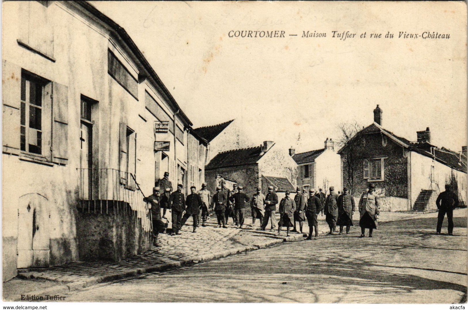 CPA COURTOMER Maison Tuffier Et Rue Du Vieux-Chateau (861572) - Autres & Non Classés