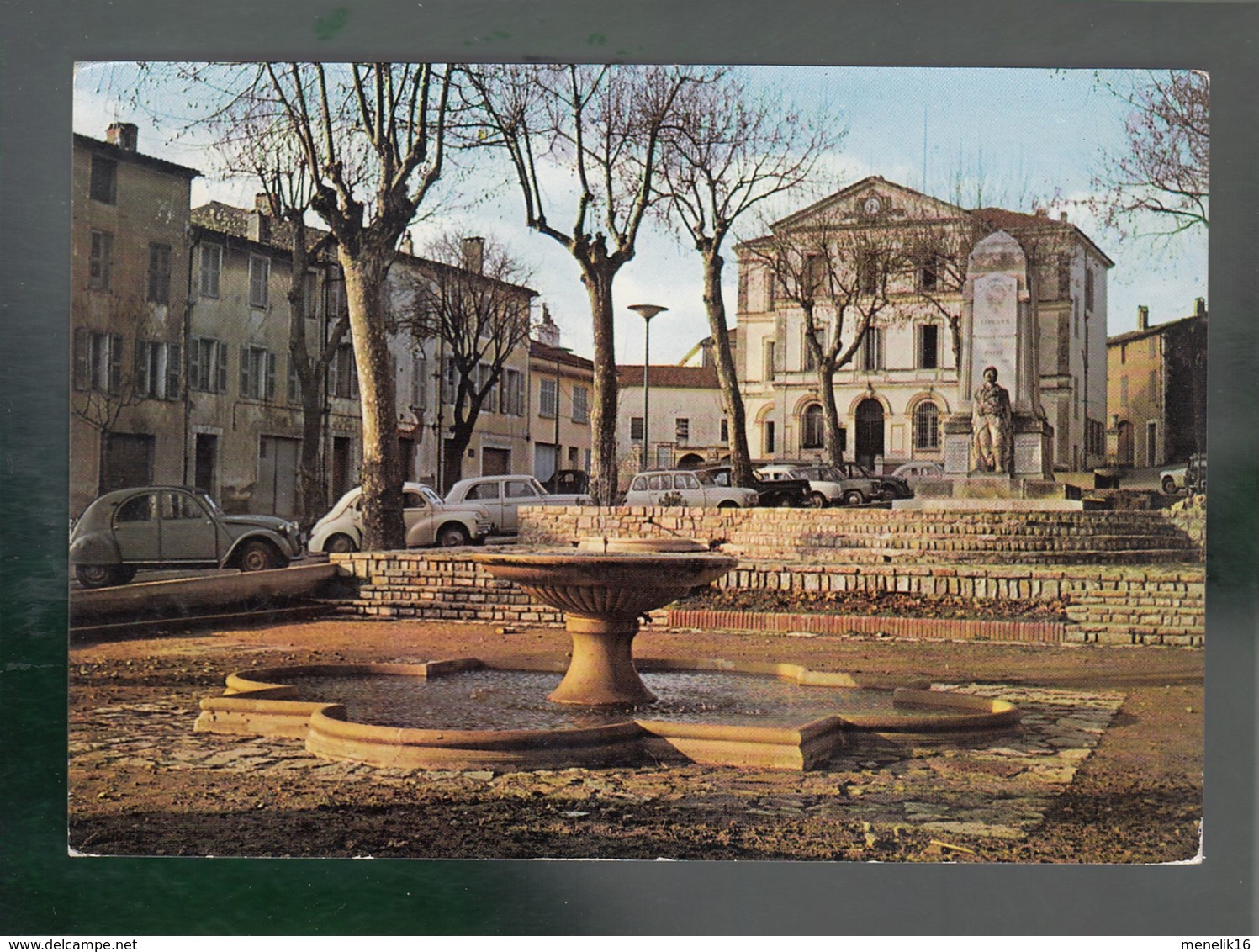 CP - 83 - Lorgues - Place D'Entrechaus Et Monument Aux Morts - Citroën 2cv - Lorgues