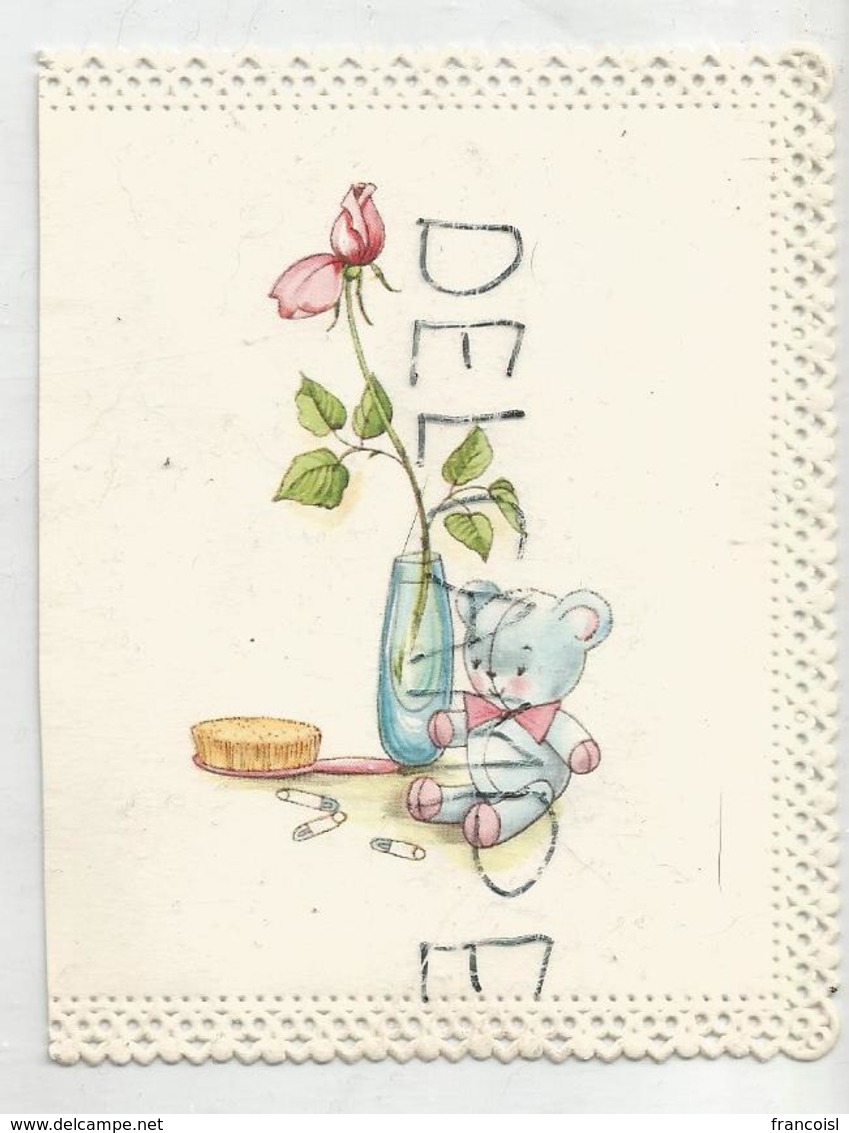 Carte De Vœux De Naissance Découpée. Nounours, épingles, Brosse Et Vase. Dentelle. - Autres & Non Classés