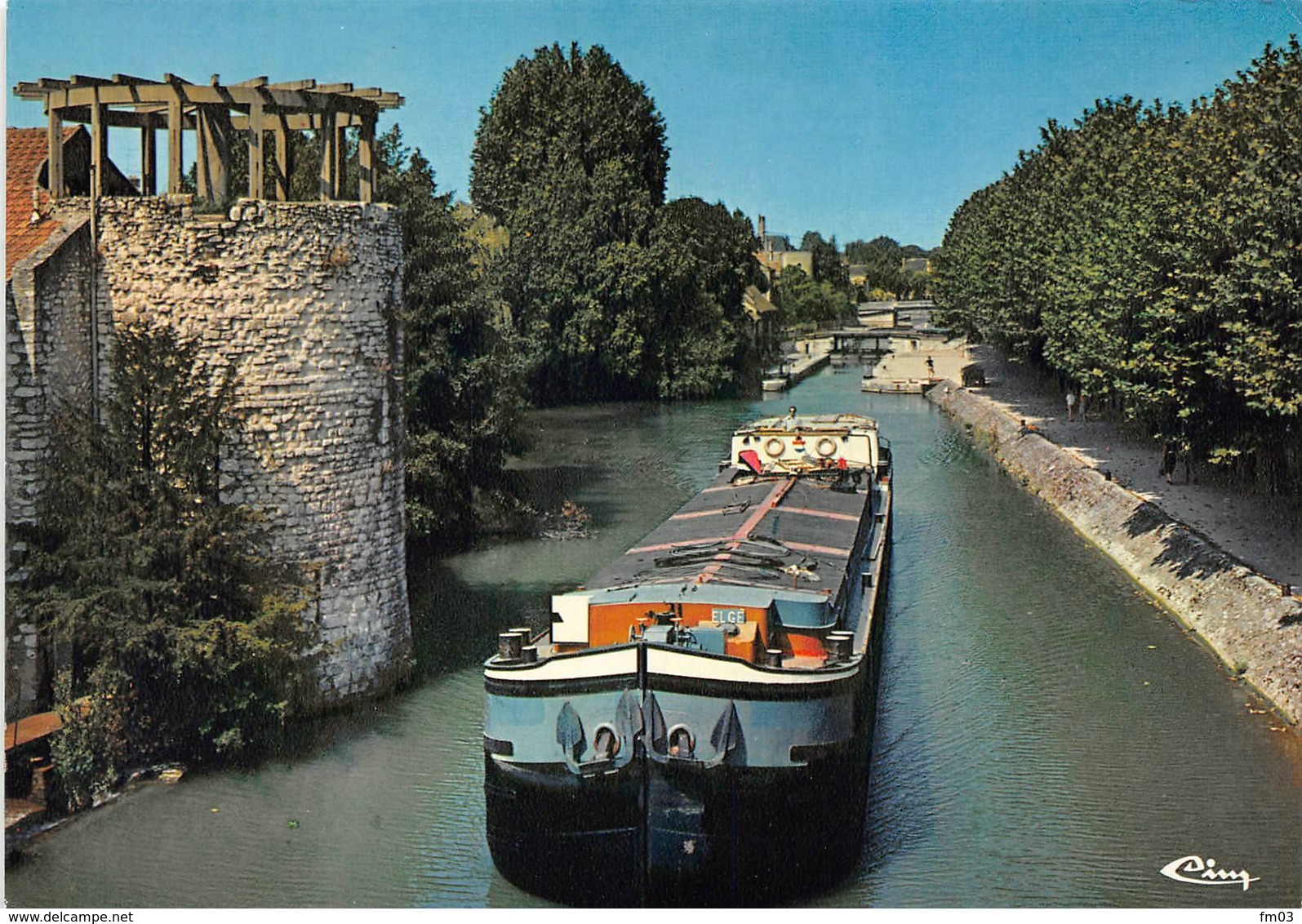 Montargis Péniche Péniches - Montargis