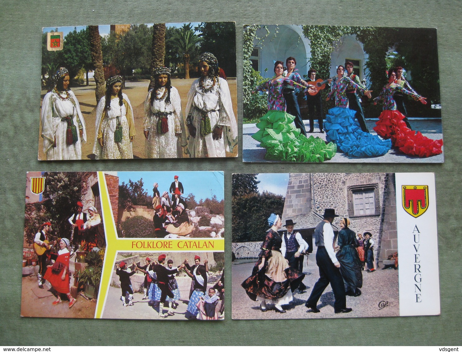 LOT 52 CPSM/CPM THEME SCENES - TYPES - FOLKLORE