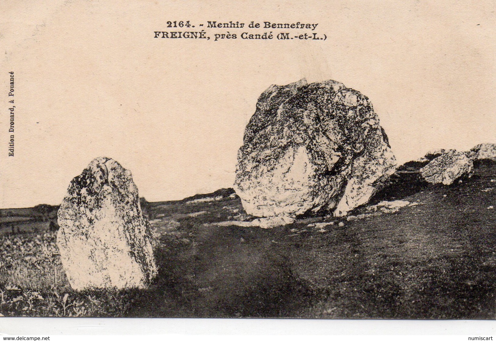 Freigné Candé Menhir De Bennefray Menhirs Dolmens - Other & Unclassified