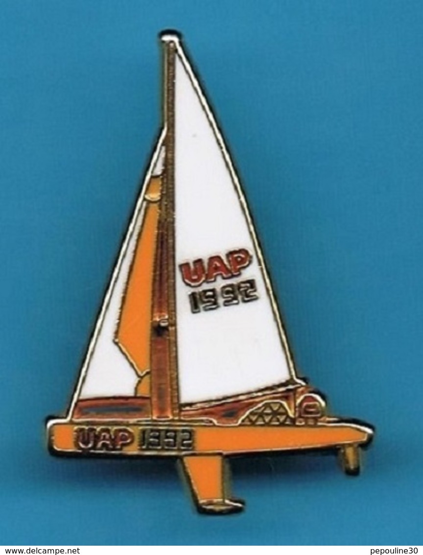 PIN'S //  ** BATEAU / Gd VOILIER / U A P // 1992 ** . (Decat Paris) - Voile