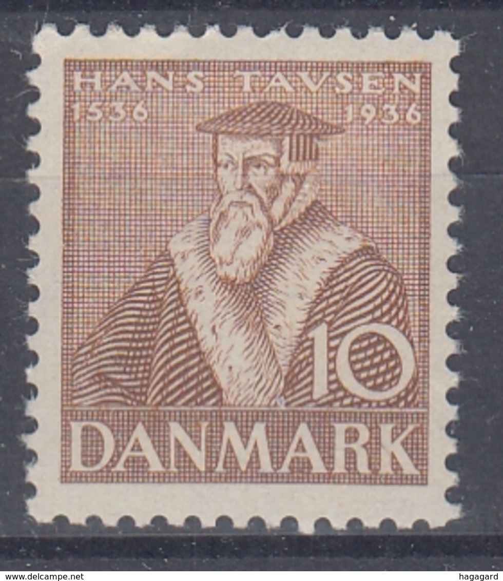 +D3253. Denmark 1936. Reformation. 10 øre Tausen. Weak Corner Fold. MNH(**) - Unused Stamps