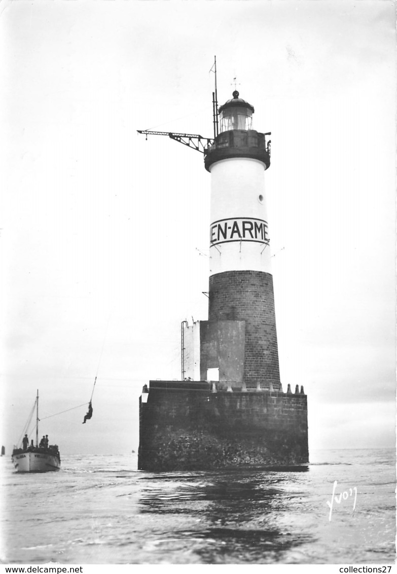 29-ILE-DE-SEIN- PHARE D'ARMEN TRANSBORDEMENT D'UN GARDIEN - Ile De Sein