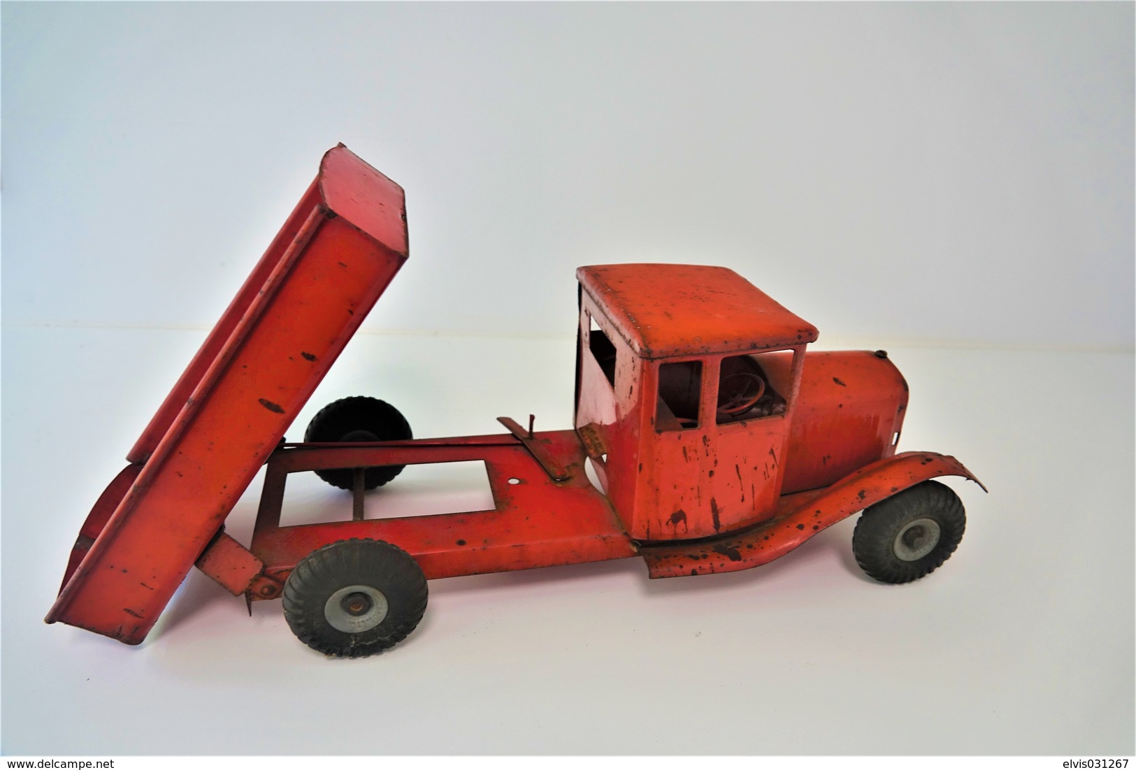 Vintage  : Triang - Lines Bros 'Bedford' Red Tipper Truck Toy - Pressed Steel - pre war
