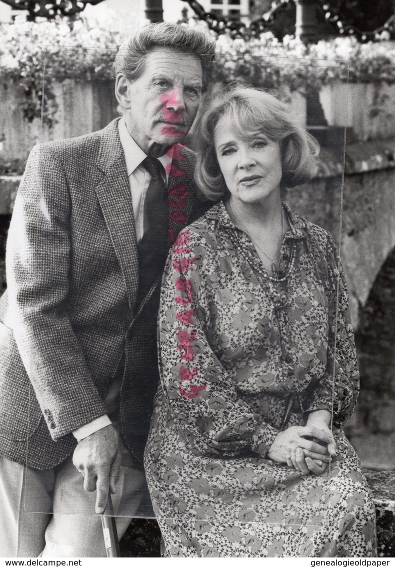 JEAN PIERRE AUMONT ET MICHELINE PRESLE DANS CARTE VERMEIL- CINEMA  -RARE PHOTO ORIGINALE R. PICARD ANTENNE 2 - Célébrités