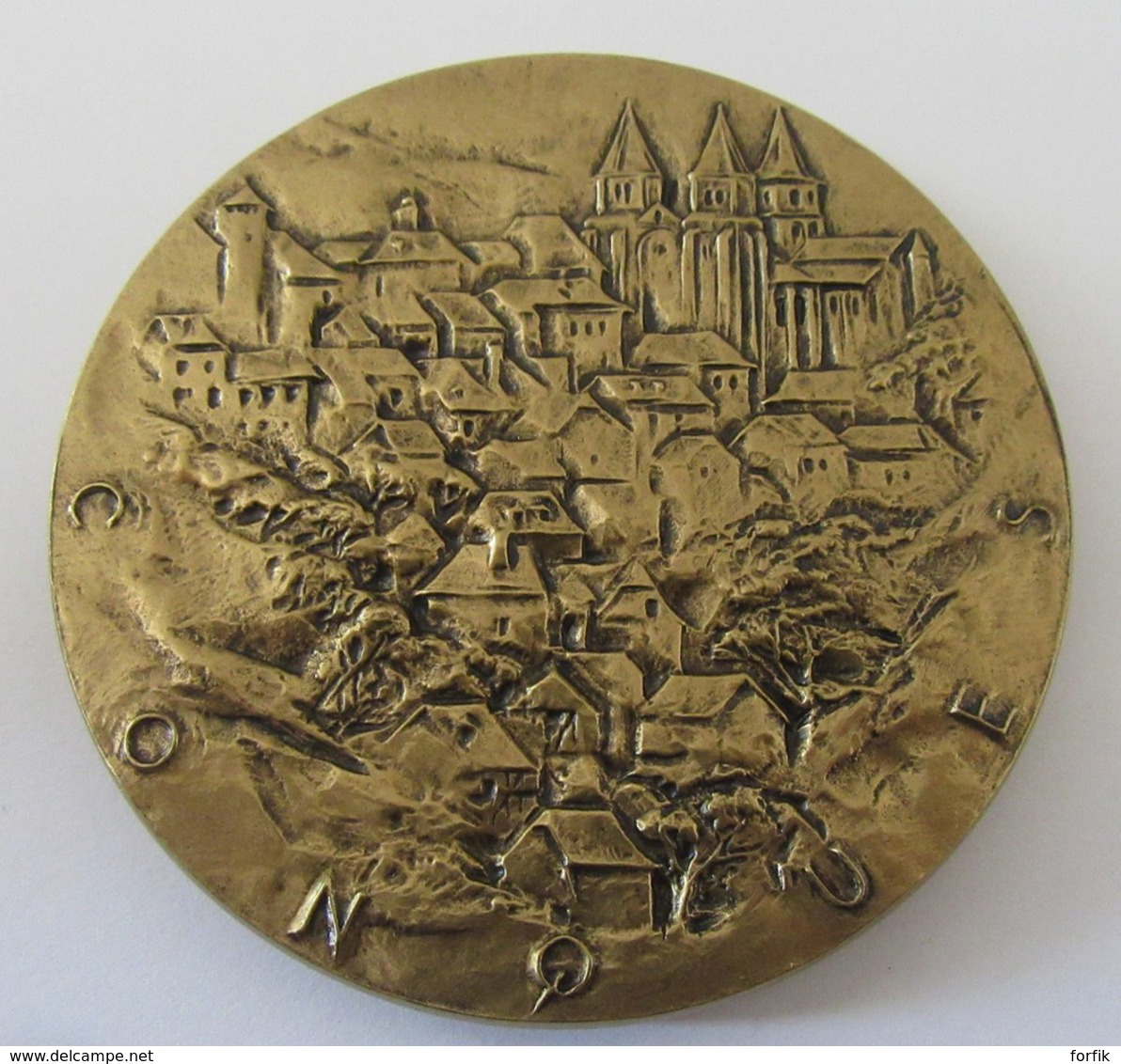 Achat Immédiat - Enorme Médaille De La Ville De Conques En Bronze Florentin Signée BADUEL - Diam. 9 Cm - Poids : 339 Gr - Professionnels / De Société