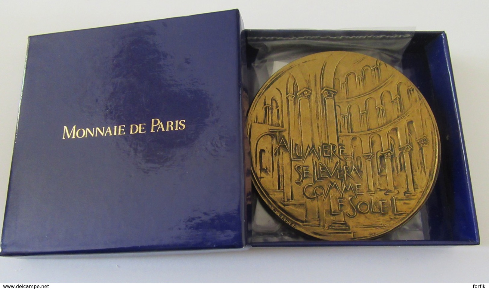 Achat Immédiat - Enorme Médaille De La Ville De Conques En Bronze Florentin Signée BADUEL - Diam. 9 Cm - Poids : 339 Gr - Professionnels / De Société