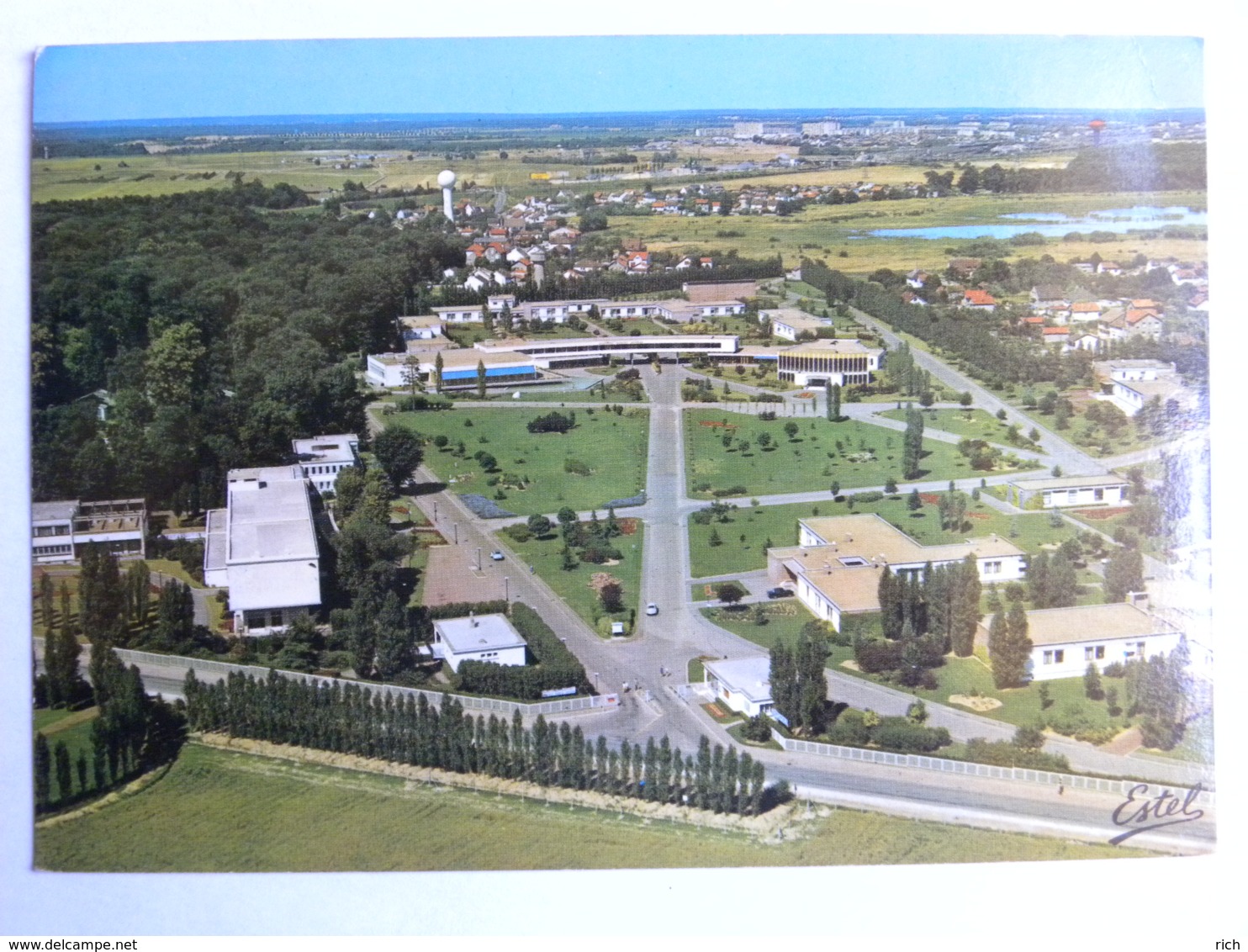 CPM (78) Yvelines - LA VERRIERE - L'Institut "Marcel Rivière" Et L'étang - La Verriere