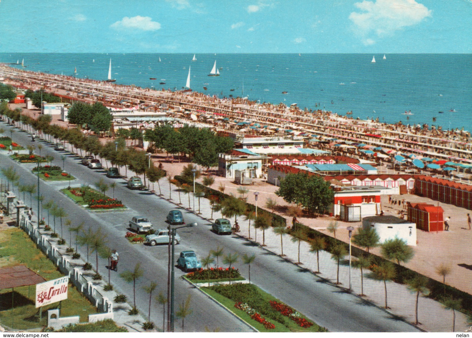 RICCIONE-VIALE AL MARE E SPIAGGIA-VIAGGIATA -  F.G - Rimini