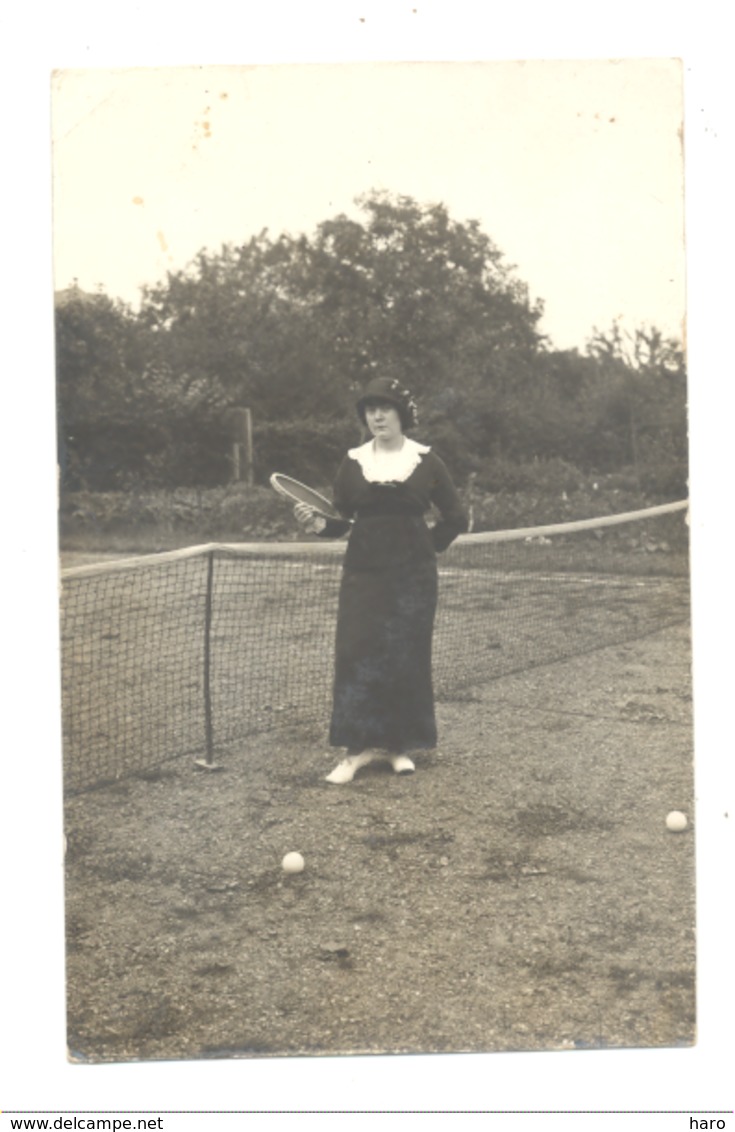 Photo Carte  D'une Joueuse De Tennis En Août 1914 , Nom Au Verso (po1) - Tennis