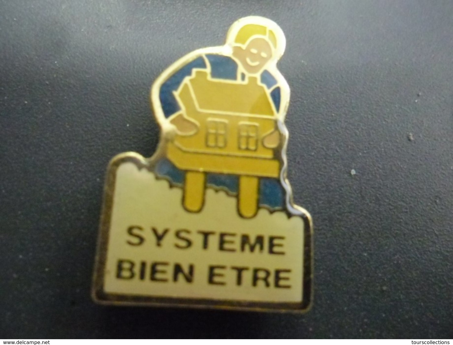 Pin's EDF GDF Système Bien être - Vernis - Maison Dorée @ 27 Mm X 18 Mm - EDF GDF