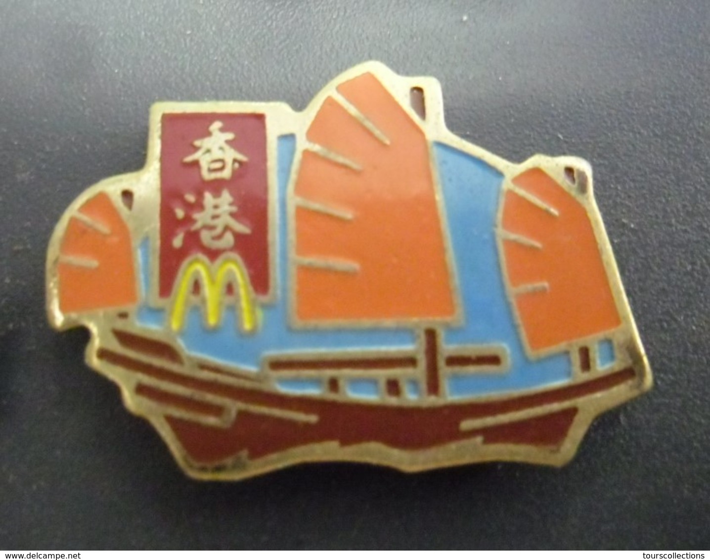 Pin's McDonald's CHINE ARTHUS BERTRAND - BATEAU VOILIER   @ 30 Mm X 22 Mm - McDonald's