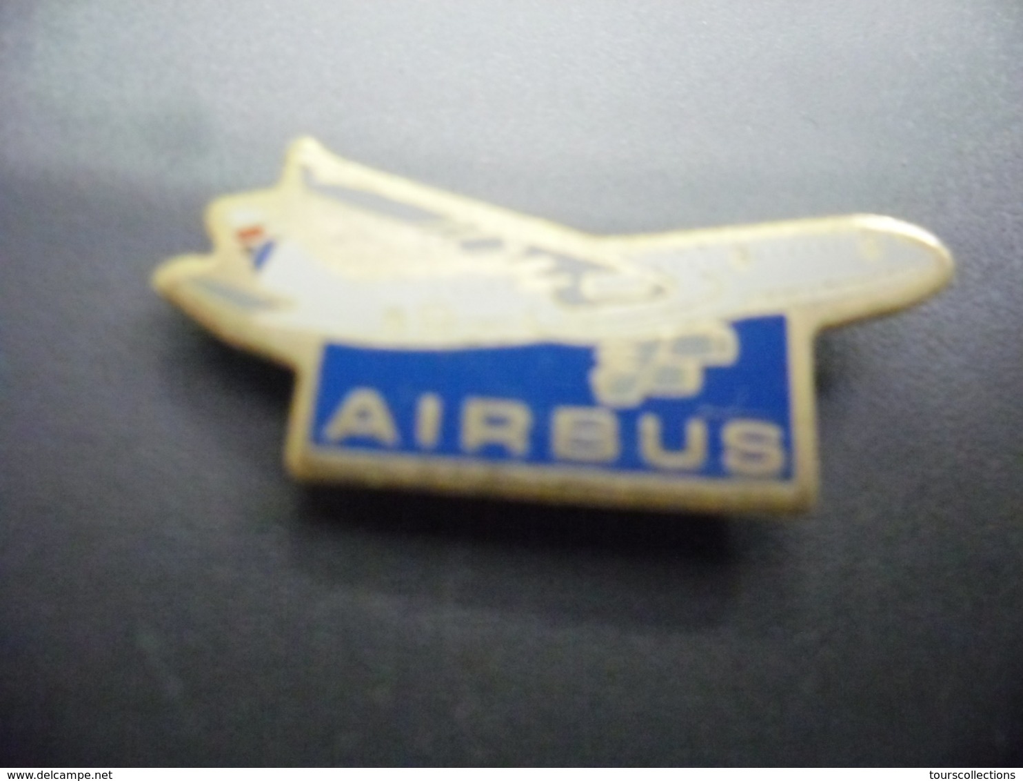 Pin's AVION AIRBUS @ 30 Mm X 12 Mm - Airplanes