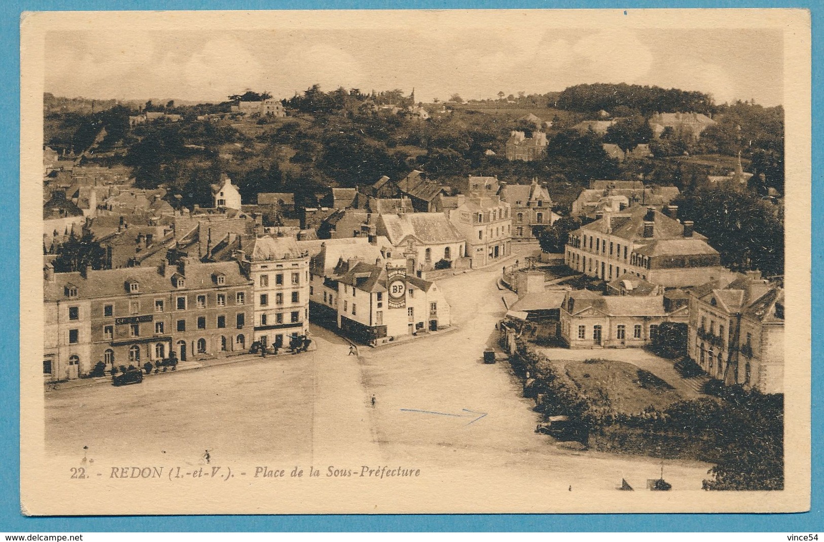 REDON - Place De La Sous-Préfecture - Auto Oldtimer - Carte Circulé 1932 - Redon