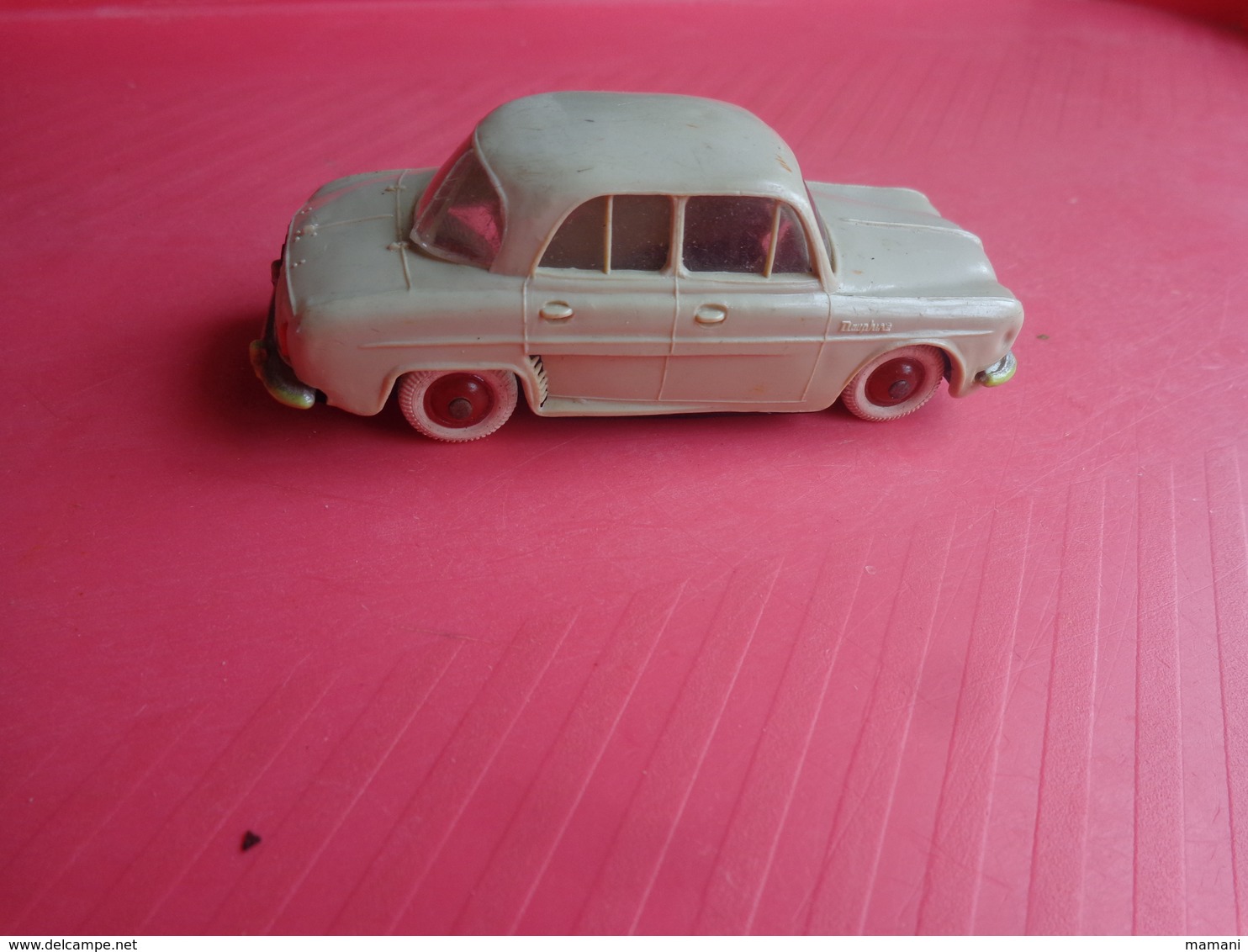 Voiture Dauphine Modele 13-norev Miniature - Toy Memorabilia