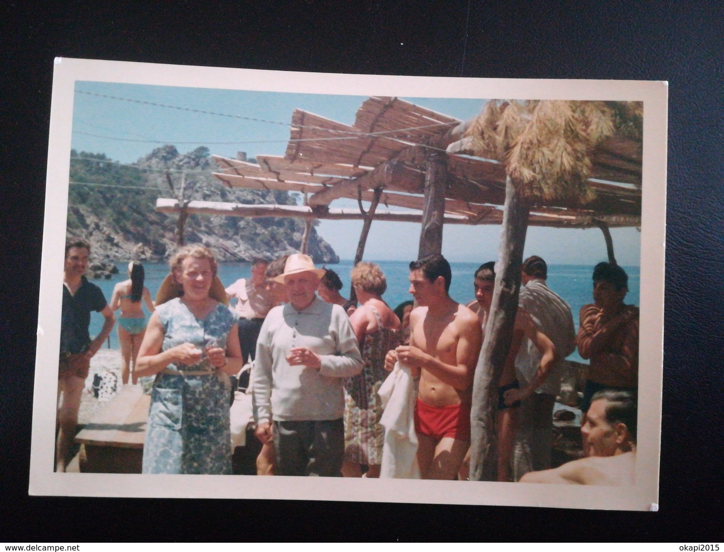 100 PHOTOS COULEURS RECTANGULAIRES À BORDS BLANCS DONT 90 PHOTOS DE VACANCES COUPLE PLAYA ARO IBIGSA (IBIZA?)