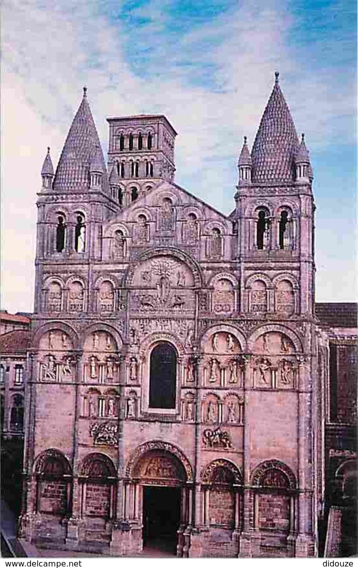 16 - Angouleme - La Cathédrale Saint-Pierre - Façade Présentant Les Thèmes Du Jugement Dernier Et L'ascension Du Christ - Angouleme