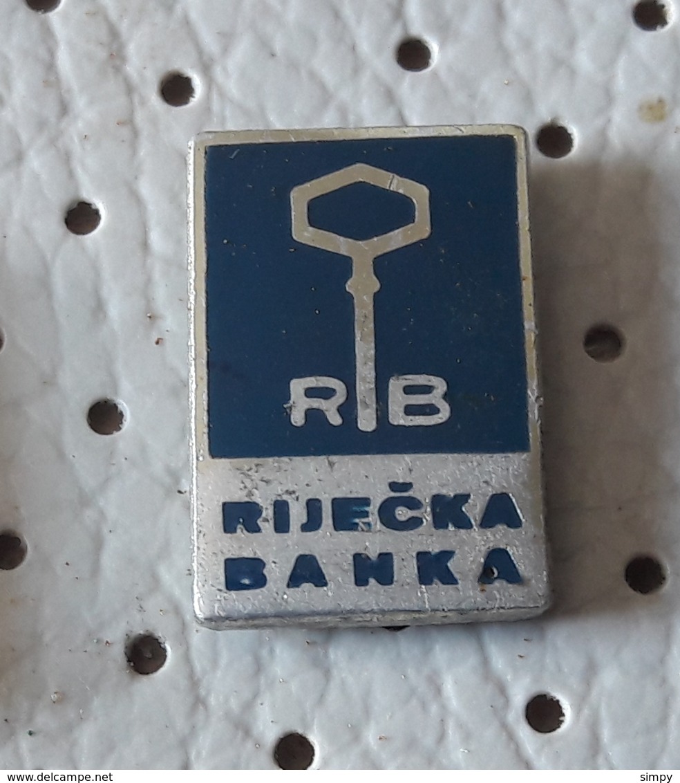 Rijecka Banka RB Bank, Banco, Banque Croatia Ex Yugoslavia Pin - Banques