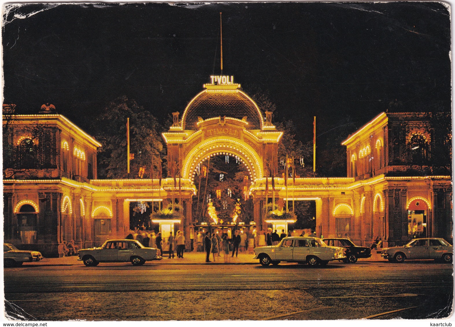 Kobenhavn: 2x MERCEDES W110/111 TAXI, PLYMOUTH TAXI - The Entrance To Tivoli At Night - PKW