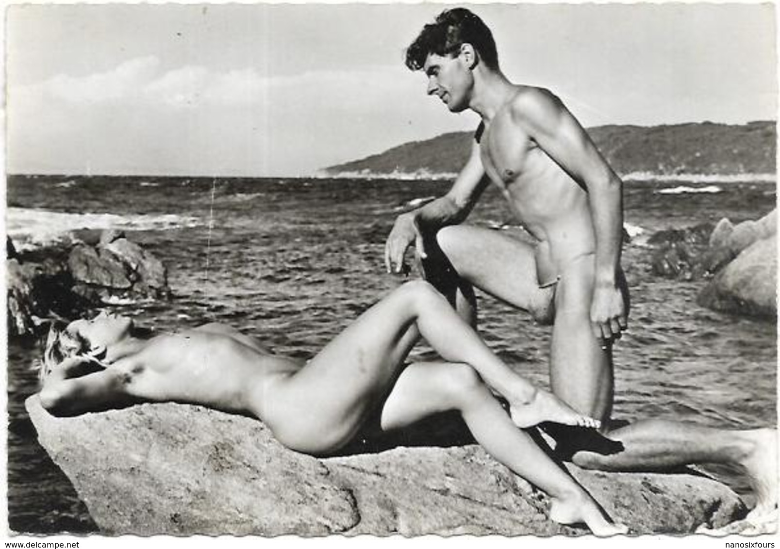 D 83.   ILE DU LEVANT  CARTE PHOTO FEMMES AUX SEINS NUS - Autres & Non Classés