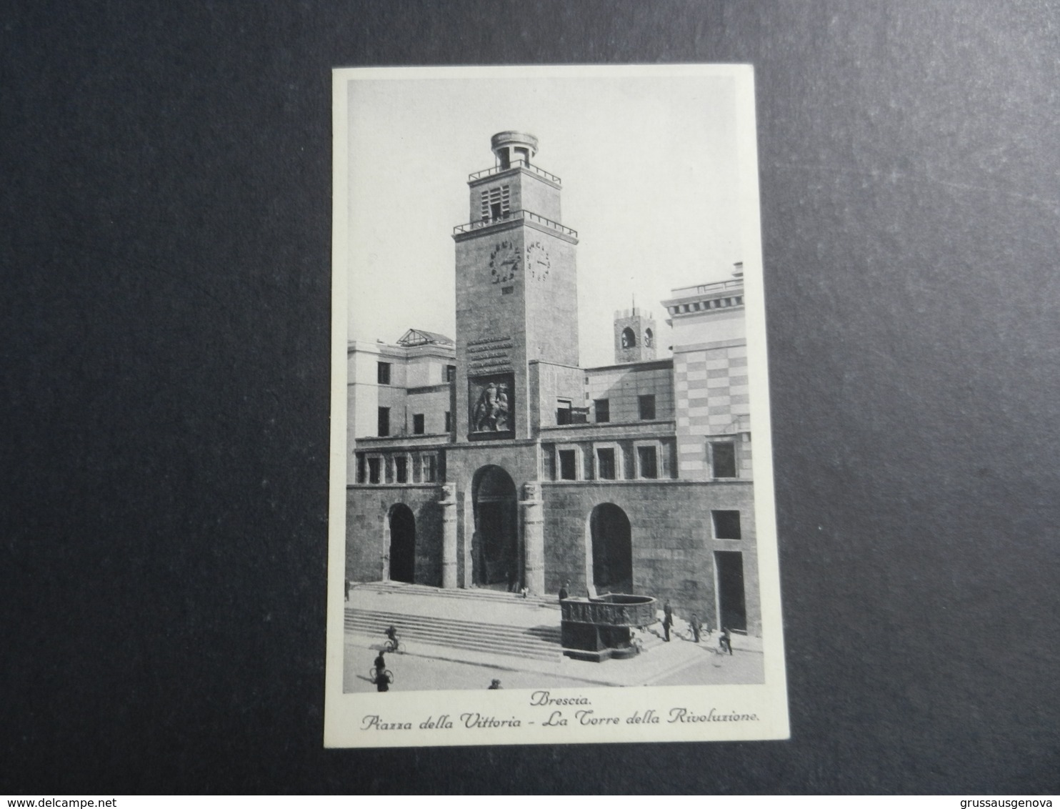 19951) BRESCIA LA PIAZZA DELLA VITTORIA TORRE DELLA RIVOLUZIONE NON VIAGGIATA 1935 CIRCA - Brescia