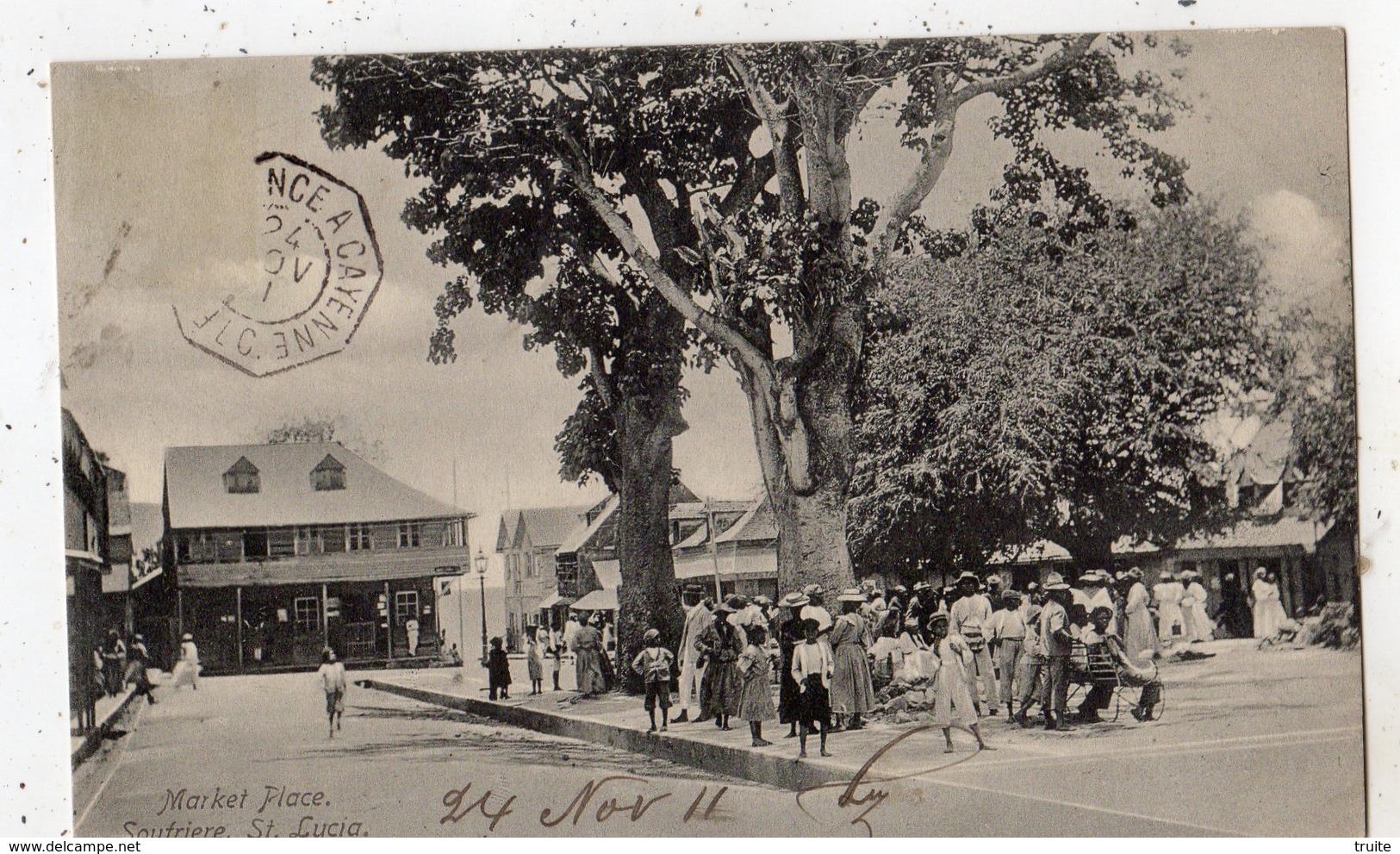 SAINTE-LUCIE MARKET PLACE SOUFRIERE - Sainte-Lucie