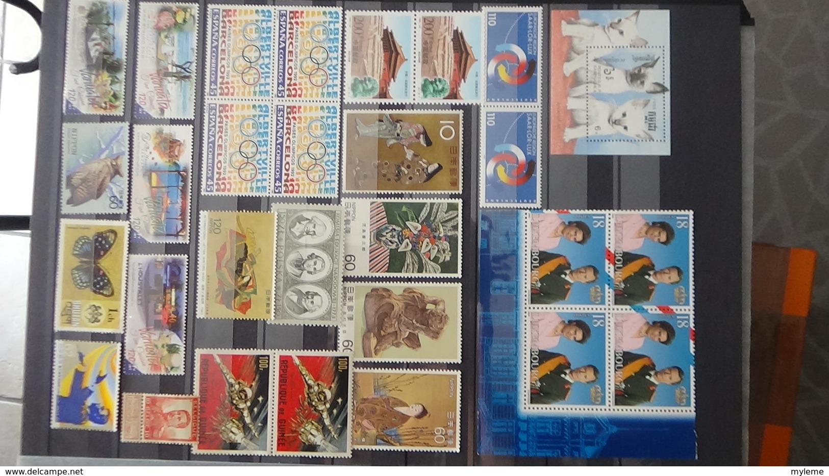 Belle collection de timbres et blocs ** du monde dont belle thématique sur les champignons. Très sympa !!!