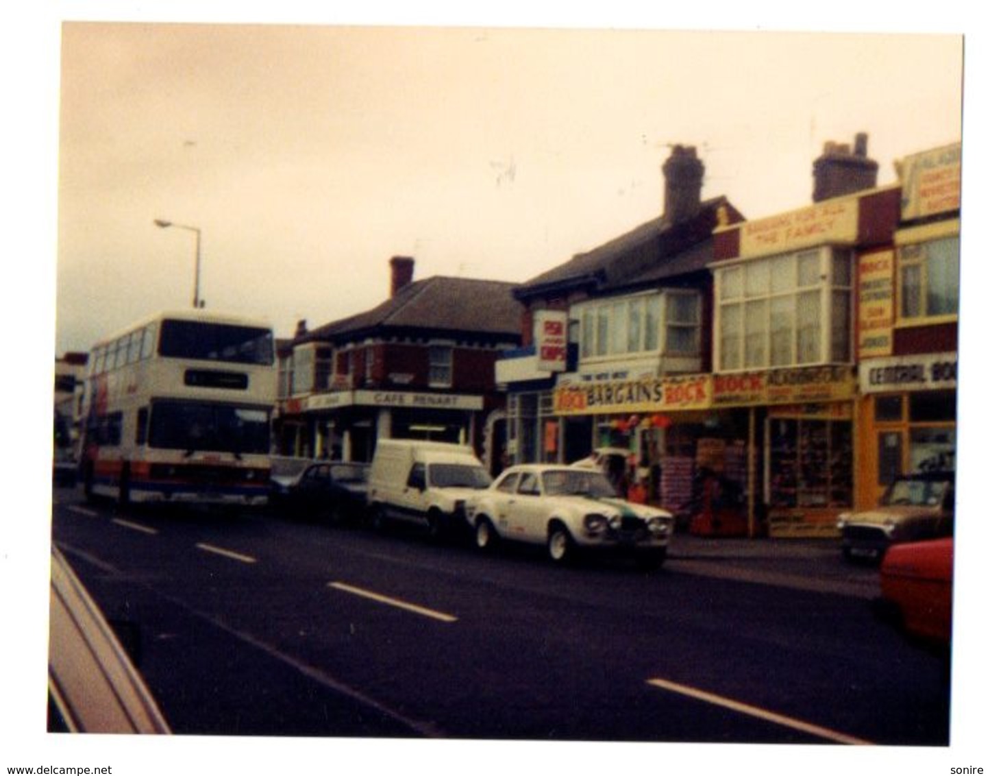 35mm ORIGINAL PHOTO BUS CAFE RENART BARGAINS ROCK - F994 - Other & Unclassified