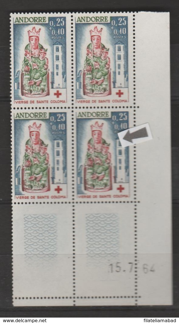 ANDORRA CORREO FRANCES BLOQUE DE 4  SELLOS  Nº 172  CRUZ ROJA 1964   VARIEDAD PUNTO ROJO EN LA CORONA DEL NIÑO( S.8) - Blocs-feuillets